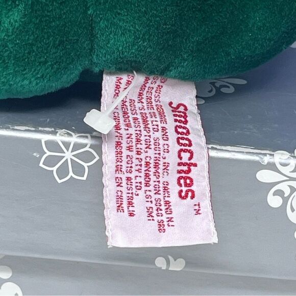 Russ Berrie Smooches Green Frog 10” Plush - Picture 6 of 10